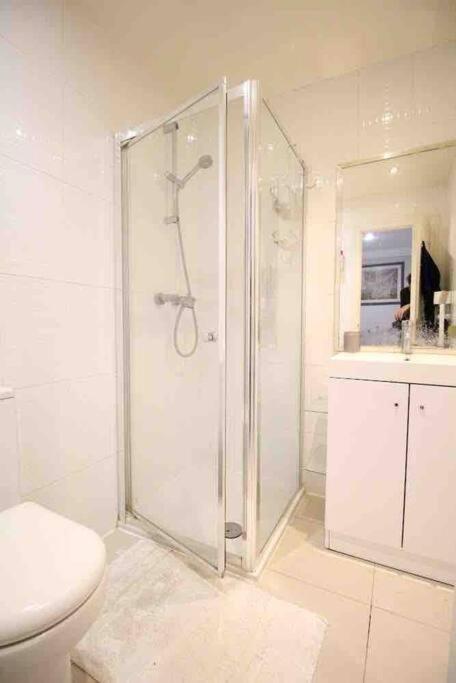 Wonderful Apartment In Earl'S Court Лондон Екстериор снимка