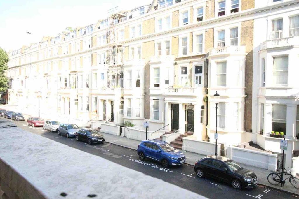 Wonderful Apartment In Earl'S Court Лондон Екстериор снимка